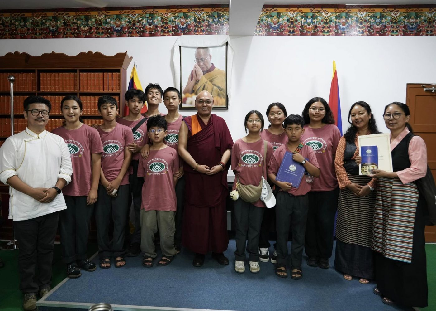 Speaker Sonam Tenphel Engages with Tibetan Canadian Students on Educational Tour